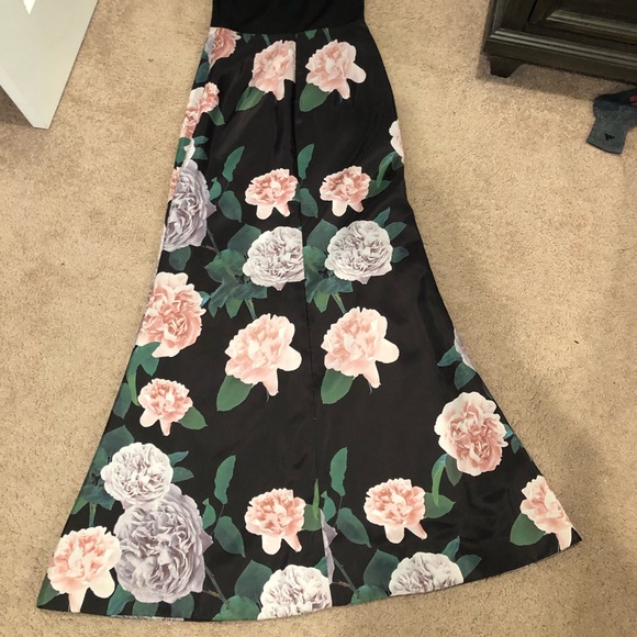 Formal dress great for wedding or prom! - Picture 2 of 2